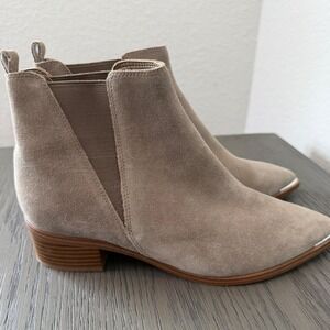 Marc Fisher LTD Yale Suede Pointed Toe Chelsea Ankle Boots Tan Womens 6.5M
